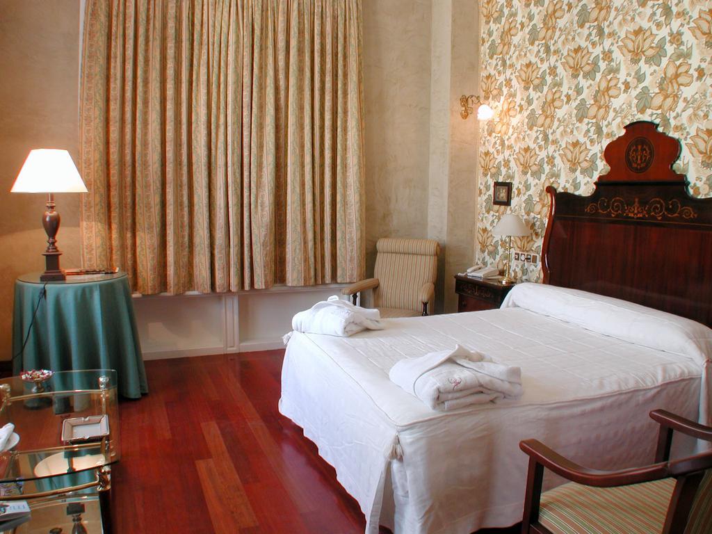 Hotel Alabardero Seville Room photo